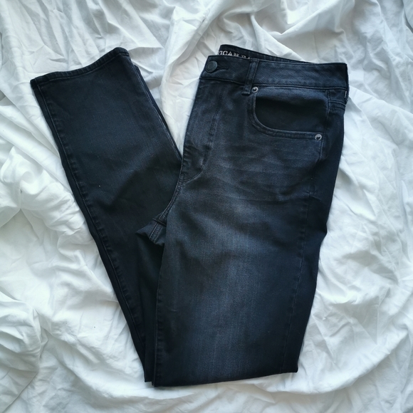 American Eagle Hi Rise Straight Jeans